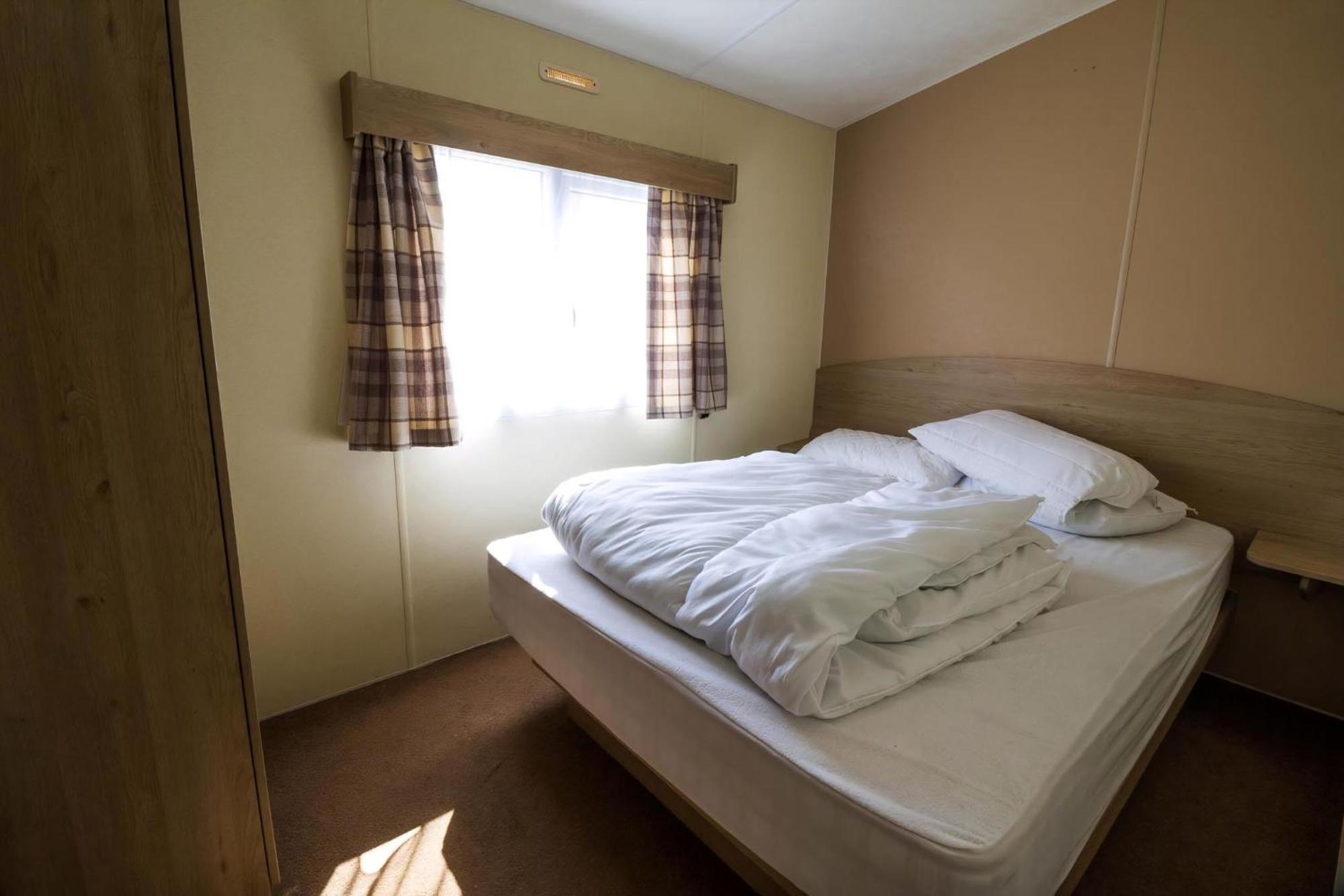 Superb 8 Berth Caravan Near Walton-On-The-Naze In Essex Ref 17175 エクステリア 写真